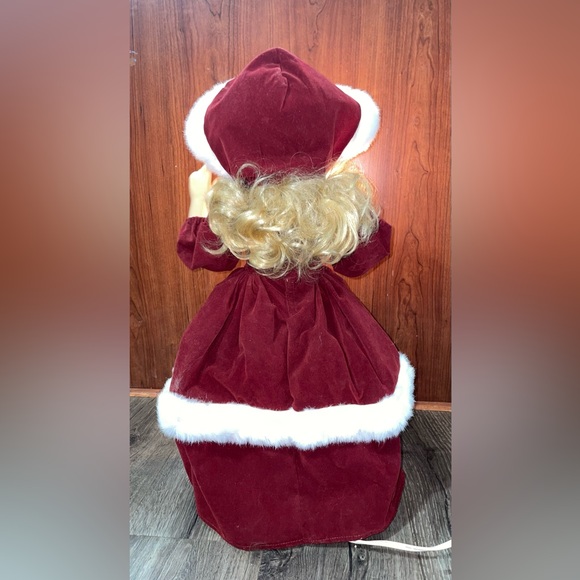 Telco Motion-ettes Animated Christmas Doll Caroler Victorian Tested 24 In - Picture 3 of 9